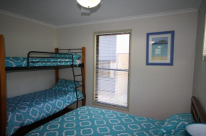 1 Naiad Court - Lowset family home with swimming pool and covered deck. Pet friendly, Rainbow Beach